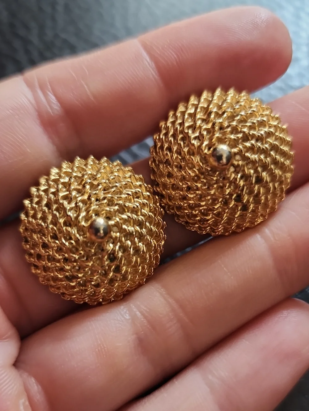 VTG Gold-Tone Braided Dome Clip Earrings - Classic Women's Jewelry
